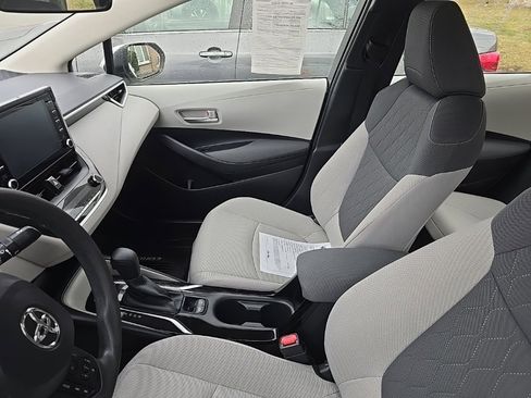 Used 2020 Toyota Corolla LE image 7