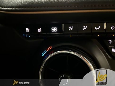 Used 2019 Chevrolet Blazer Premier w/ Sun and Wheels Package AWD/4WD image 16