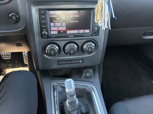 Used 2013 Dodge Challenger R/T RWD image 9