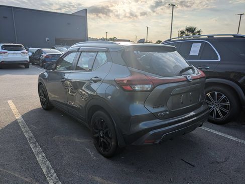 Used 2021 Nissan Kicks SV FWD image 4