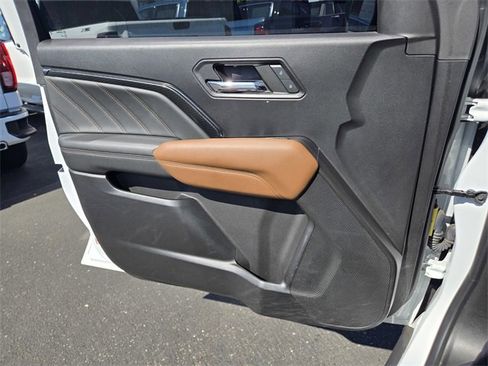 Used 2023 GMC Canyon AT4 image 23