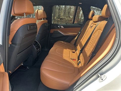 Used 2019 BMW X5 xDrive40i w/ Executive Package image 7