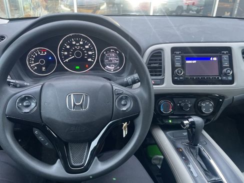 Used 2021 Honda HR-V LX image 12