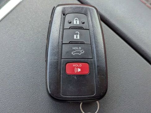 Used 2023 Toyota Highlander XSE FWD image 28