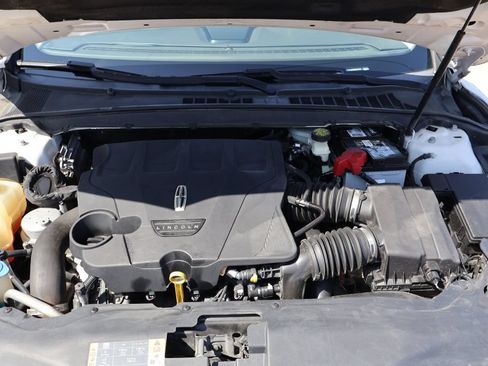 Used 2017 Lincoln Continental Select FWD image 14