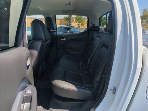 Used 2022 Chevrolet Colorado Z71 AWD/4WD image 28