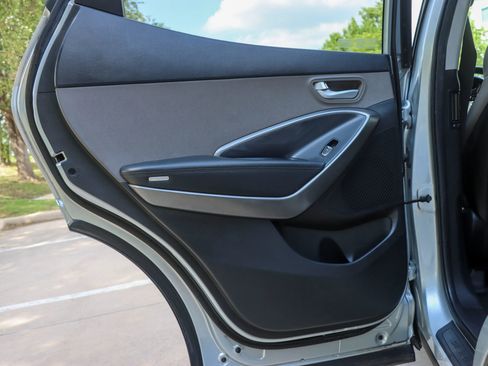 Used 2017 Hyundai Santa Fe Sport FWD image 11