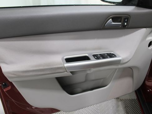 Used 2011 Volvo V50 T5 image 5