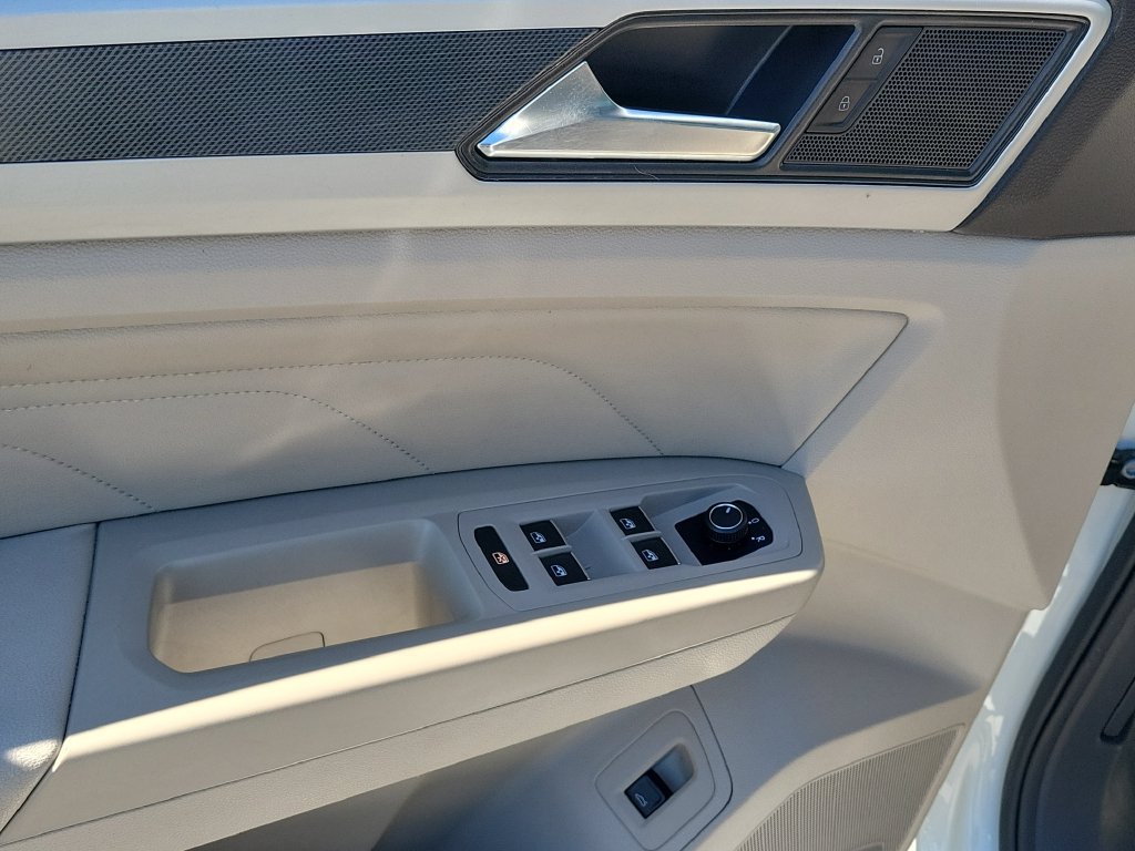 Used 2021 Volkswagen Atlas SE w/ Panoramic Sunroof Package FWD image 20