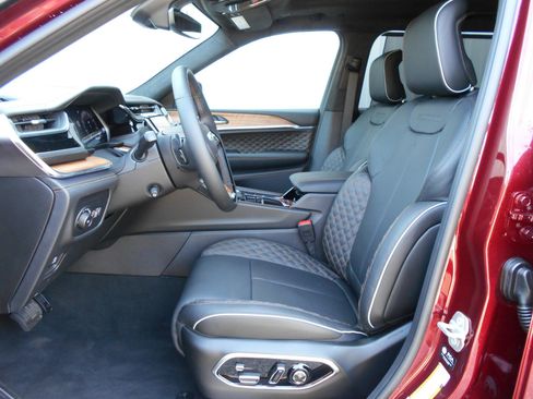 New 2025 Jeep Grand Cherokee L Summit image 6