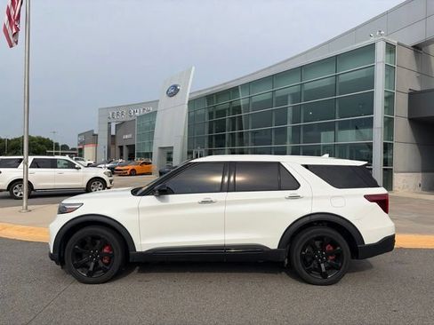 Used 2022 Ford Explorer ST w/ ST Street Pack RWD image 2