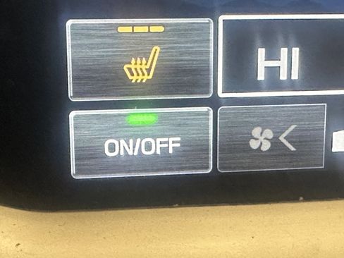 Used 2023 Subaru Outback Limited image 32