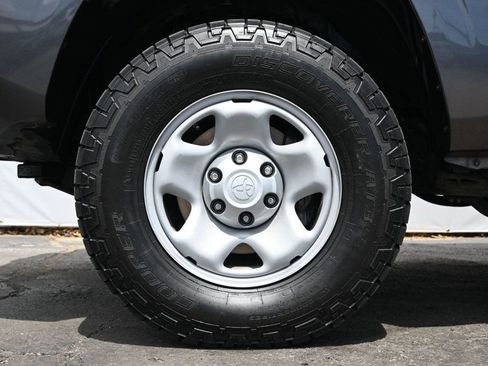 Used 2019 Toyota Tacoma SR w/ SR Convenience Package image 7