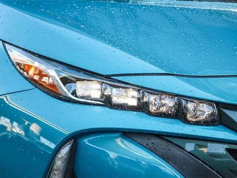 Used 2018 Toyota Prius Prime Plus image 4