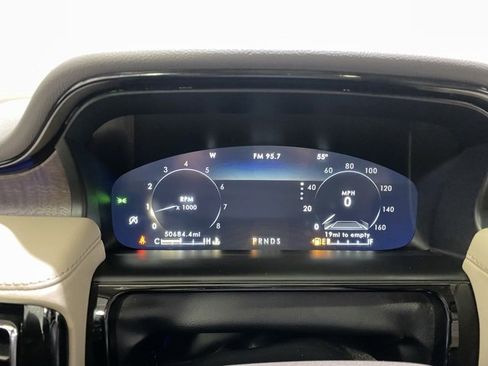 Used 2021 Lincoln Nautilus Reserve w/ Equipment Group 201A image 17