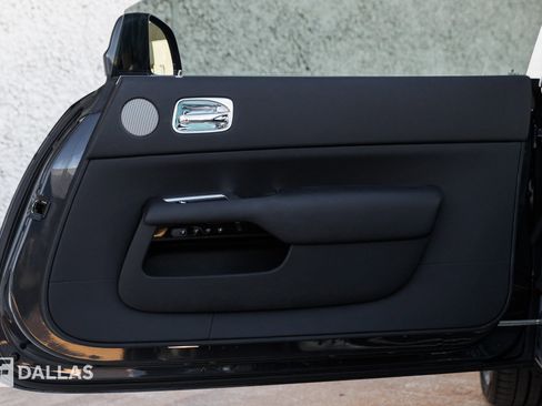 Used 2020 Rolls-Royce Wraith image 31
