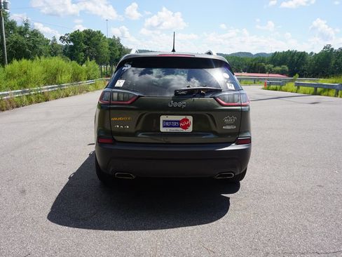 Used 2021 Jeep Cherokee Latitude Lux w/ Comfort/Convenience Group AWD/4WD image 21