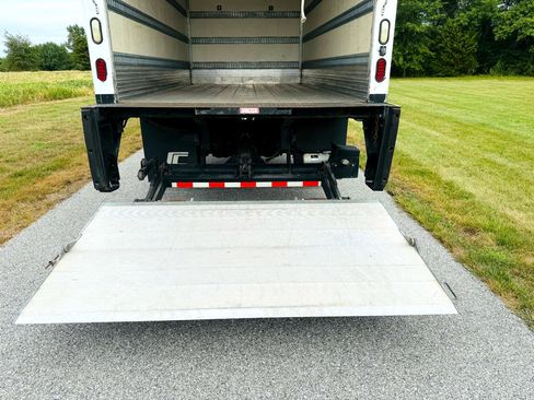 Used 2012 Ford F550 2WD Regular Cab Super Duty w/ Payload Upgrade Pkg image 10