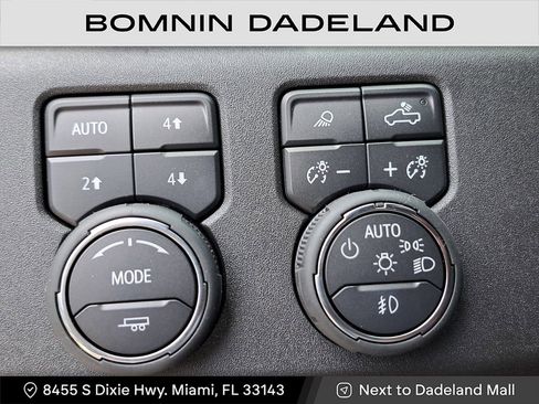 Used 2025 Chevrolet Silverado 1500 High Country w/ Technology Package image 28