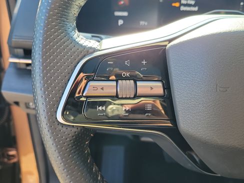 Certified 2023 Nissan Ariya FWD image 28