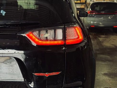 Certified 2022 Jeep Cherokee Trailhawk w/ Comfort/Convenience Group image 9