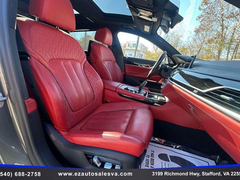 Used 2018 BMW M760i xDrive image 38