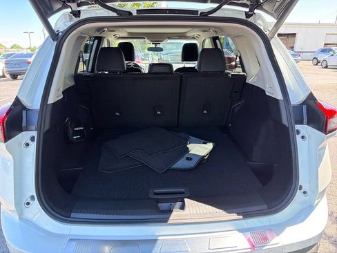 Used 2025 Nissan Rogue SV w/ SV Premium Package FWD image 42