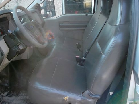 Used 2010 Ford F550 2WD Regular Cab Super Duty image 16