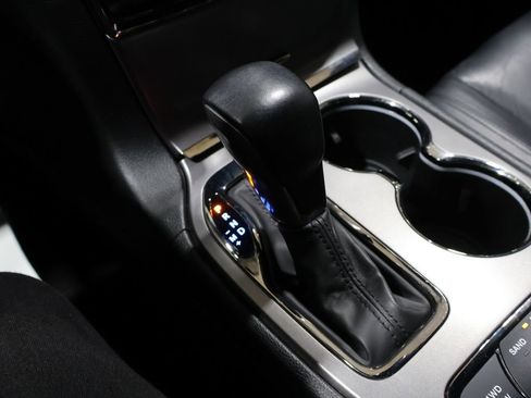 Used 2020 Jeep Grand Cherokee Limited X image 30