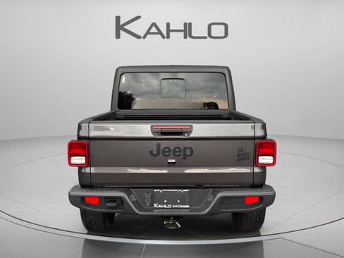 Used 2022 Jeep Gladiator Sport AWD/4WD image 4