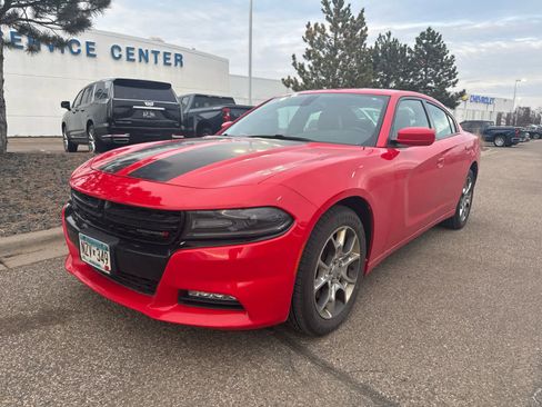 Used 2016 Dodge Charger SXT w/ AWD Plus Group image 2