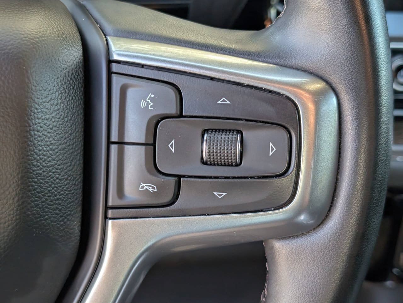 Used 2024 Chevrolet Silverado 2500 LT AWD/4WD image 21