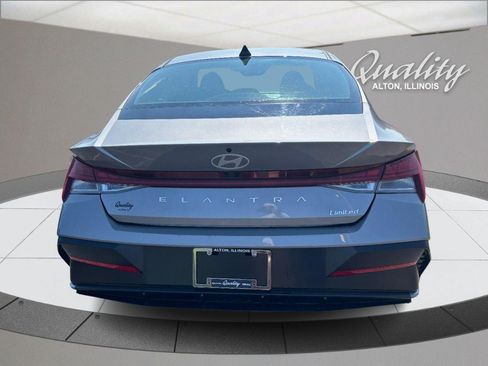 Used 2025 Hyundai Elantra Limited FWD image 5