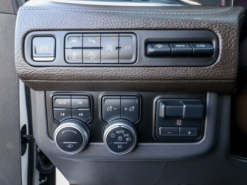 Used 2021 GMC Yukon XL Denali w/ Denali Ultimate Package image 22