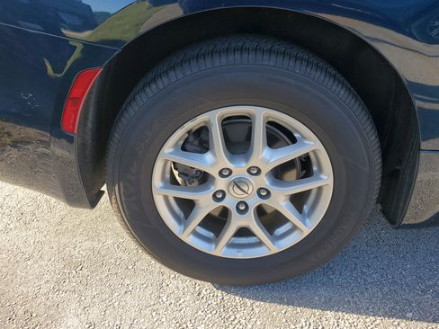 Used 2024 Chrysler Pacifica Touring-L image 6