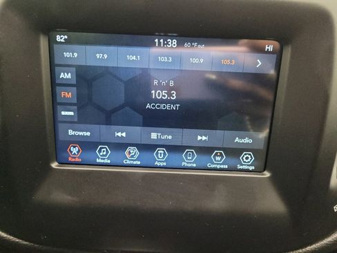 Used 2019 Jeep Compass Latitude image 25