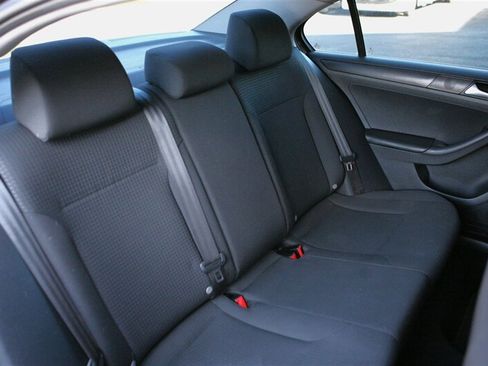 Used 2016 Volkswagen Jetta S image 14