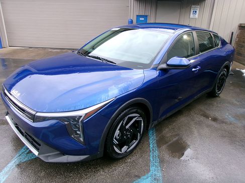 Used 2025 Kia K4 EX image 1