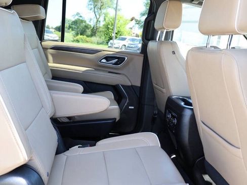 Used 2023 Chevrolet Suburban Premier AWD/4WD image 16