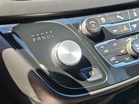 Used 2018 Chrysler Pacifica Touring Plus w/ S Appearance Package FWD image 17
