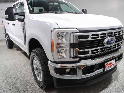 Used 2023 Ford F250 XLT w/ FX4 Off-Road Package image 5