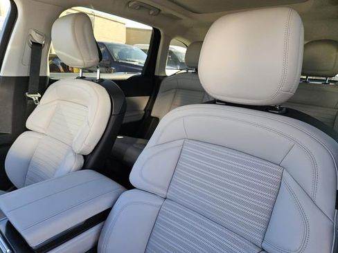 New 2026 Lincoln Nautilus Reserve image 19