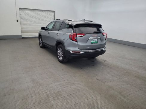 Used 2024 GMC Terrain SLT AWD/4WD image 5