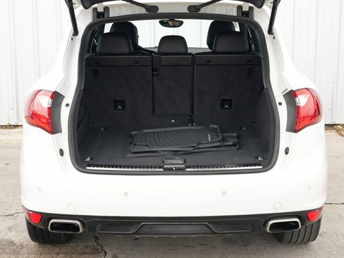 Used 2014 Porsche Cayenne image 9