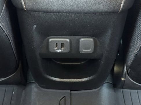 Used 2022 GMC Canyon AT4 image 31