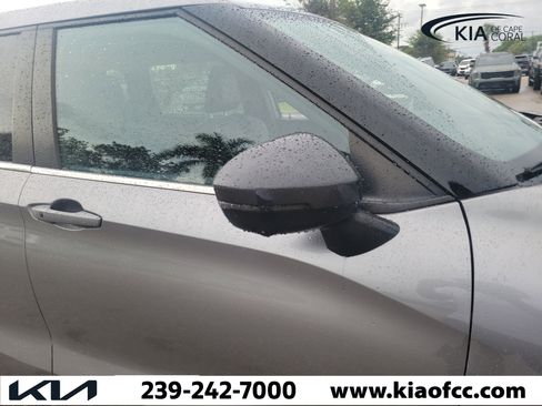 Used 2022 Mitsubishi Outlander SE FWD image 8