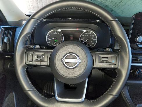 Certified 2025 Nissan Pathfinder SV image 23