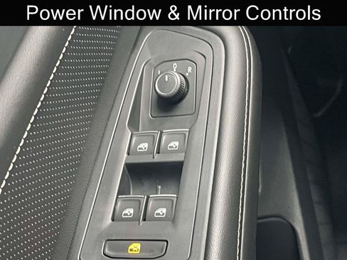 Used 2024 Volkswagen Atlas Cross Sport SE FWD image 35