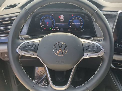 Used 2025 Volkswagen Atlas Cross Sport SEL AWD/4WD image 31