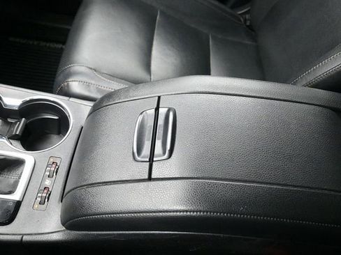 Used 2019 Toyota Highlander Limited Platinum image 25